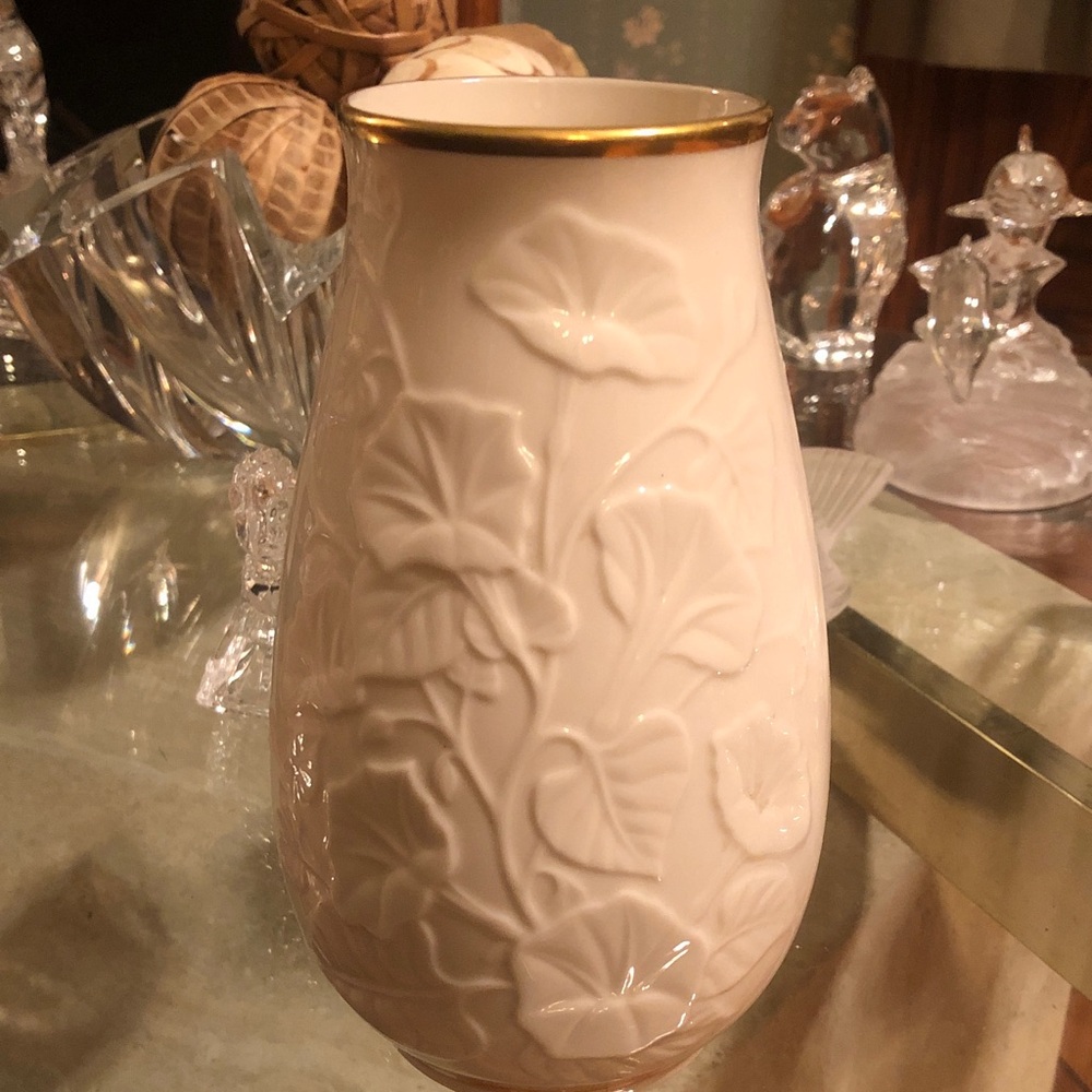 Lenox Cream Vase with Gold Accent